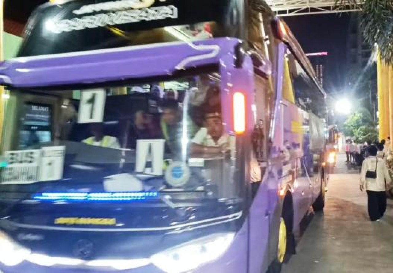 Jamaah Haji Kloter 1 Asal Probolinggo Tiba di Surabaya