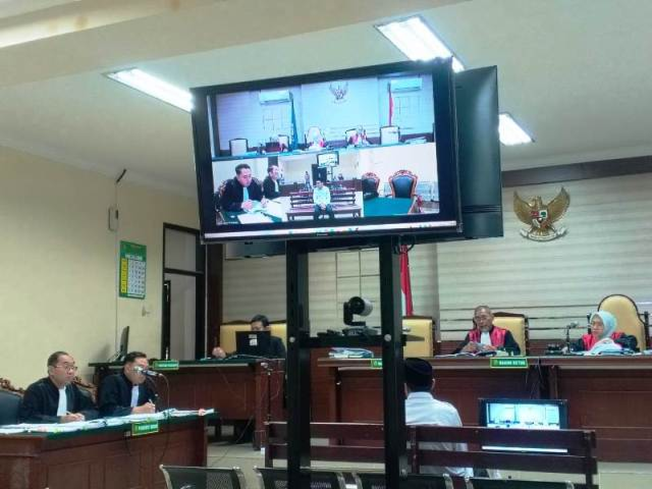 Terdakwa Sujono di Pengadilan Tipikor Surabaya.