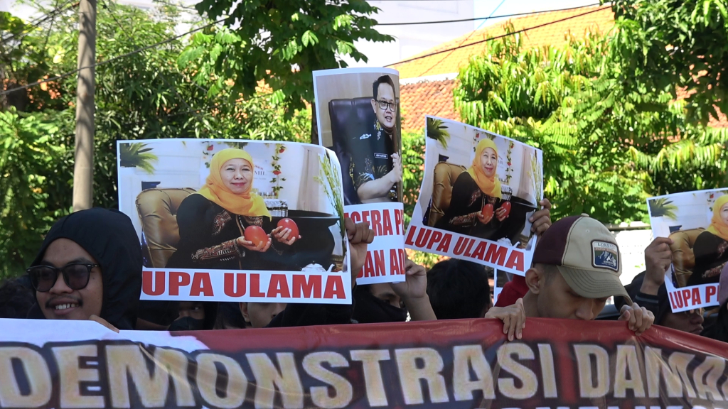 Demo Grahadi, KEMAKI Soroti Dana Hibah di Jember Tak Bermanfaat
