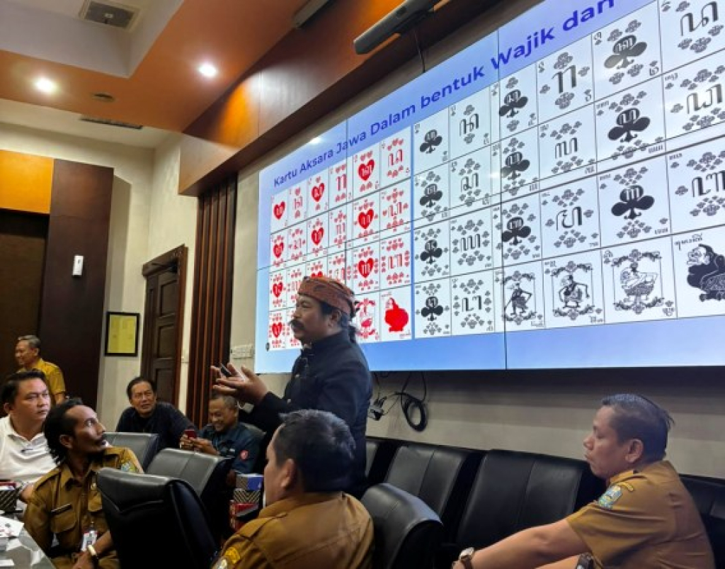 Taufik Hidayat di Komisi E DPRD Jatim