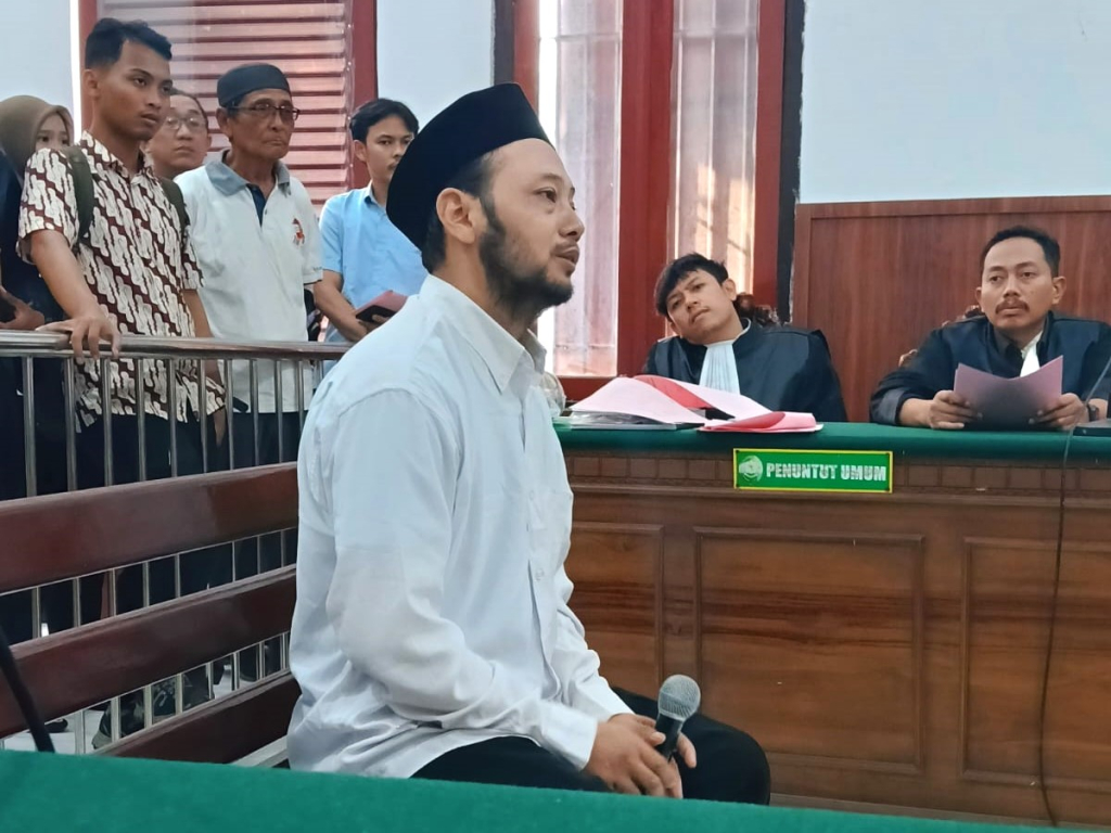 Ganda Hadi Wijaya saat menjalani sidang pembacaan pleidoi (nota pembelaan) di PN Surabaya, Kamis, (23/07/2023).