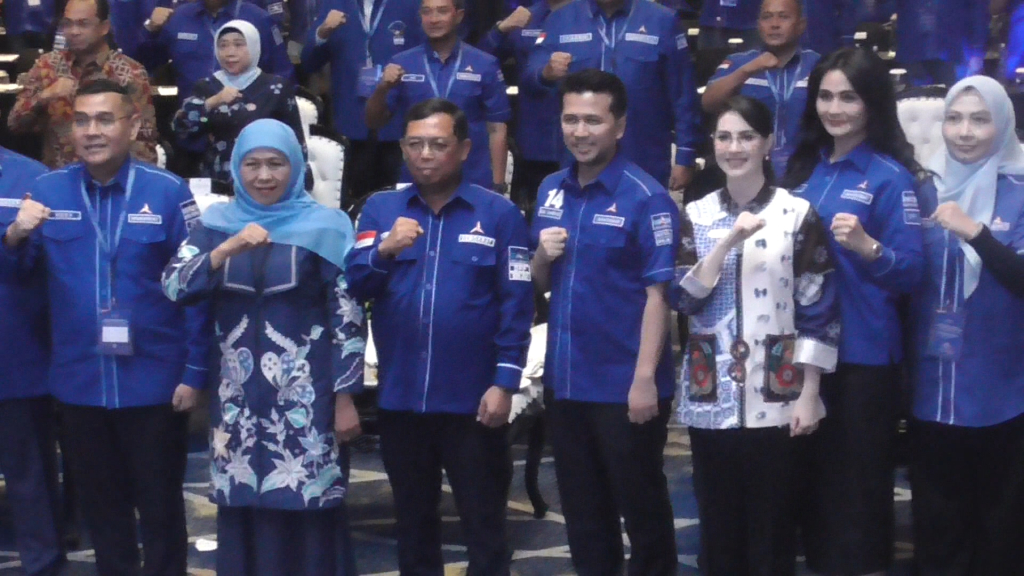 Gubernur Khofifah Dukung Emil Dardak Pimpin Jatim, AHY: Demokrat Harus Makin Biru