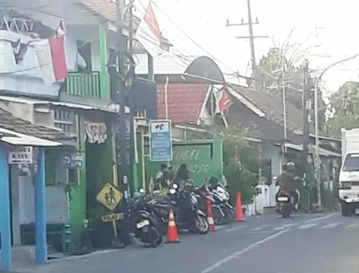 Lurah Gentong Respons Cepat Keluhan Parkir Motor Wali Santri 