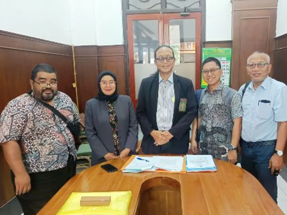 Para Tergugat Gelar Akademik Tak Pernah Hadir Langsung Sidang Mediasi