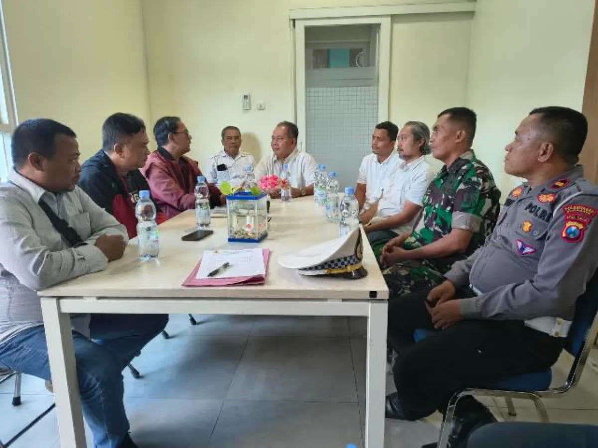 (tengah) Yudi Abrianto.