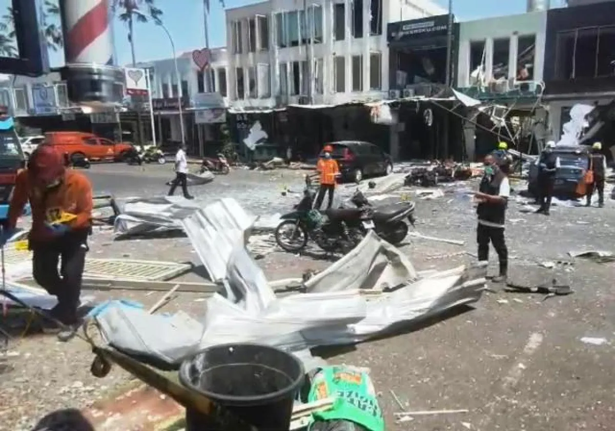 Gegana Polda Jatim Turun ke Lokasi Ledakan Ruko San Antonio
