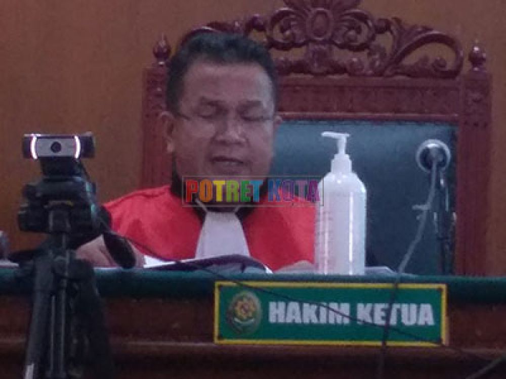 Hakim tunggal PN Surabaya, Akhmad Fazrinnoor Sosilo Dewantoro.