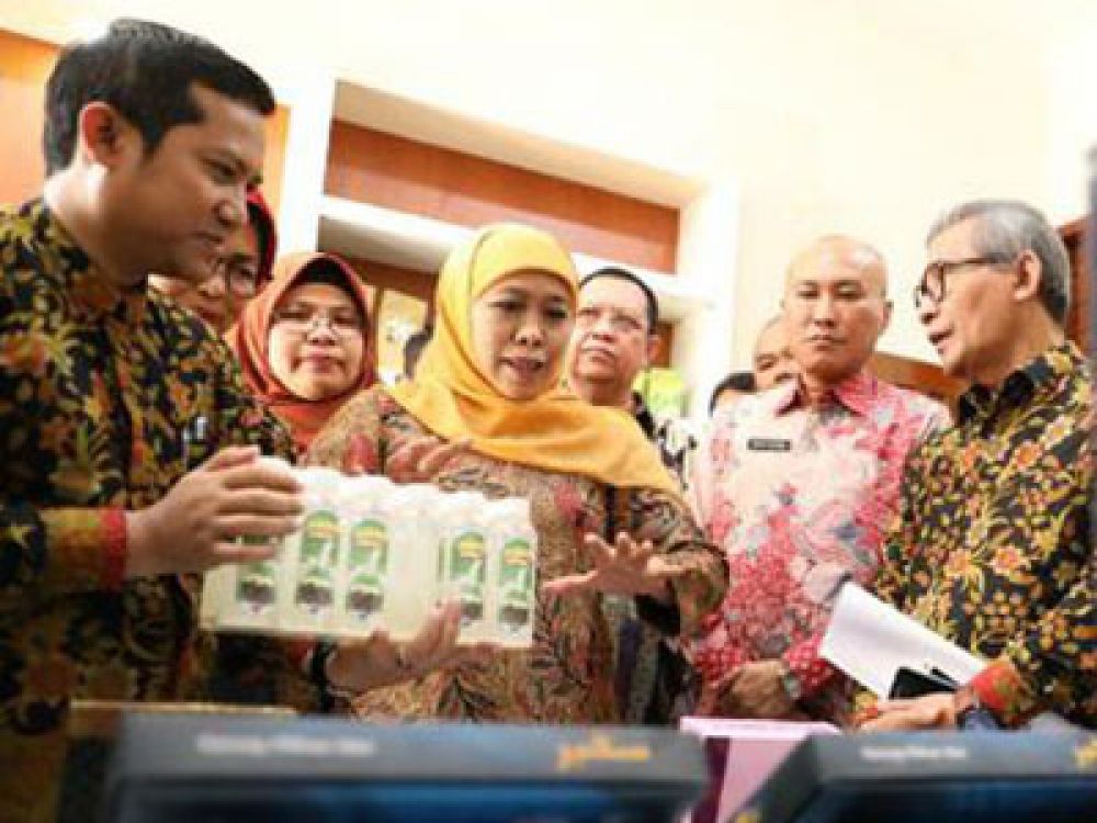 Gubernur Jatim Khoffifah Indar Parawansa.