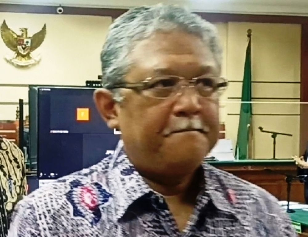 Baju Trihaksoro di PN Tipikor Surabaya