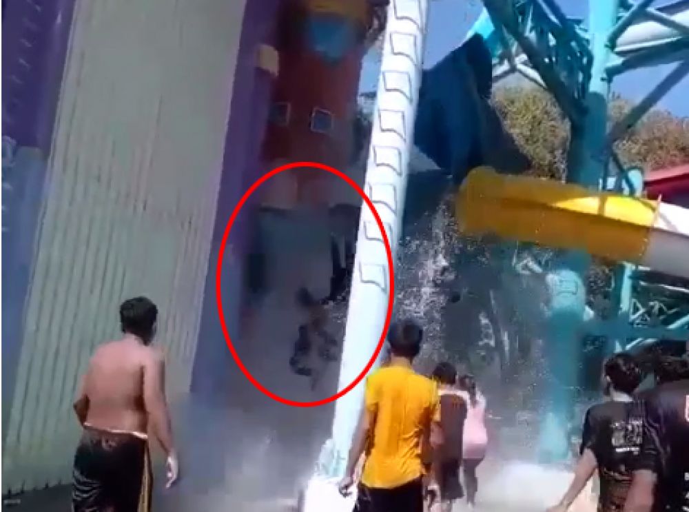 capture video korban jatuh dari Waterslide Kenjeran