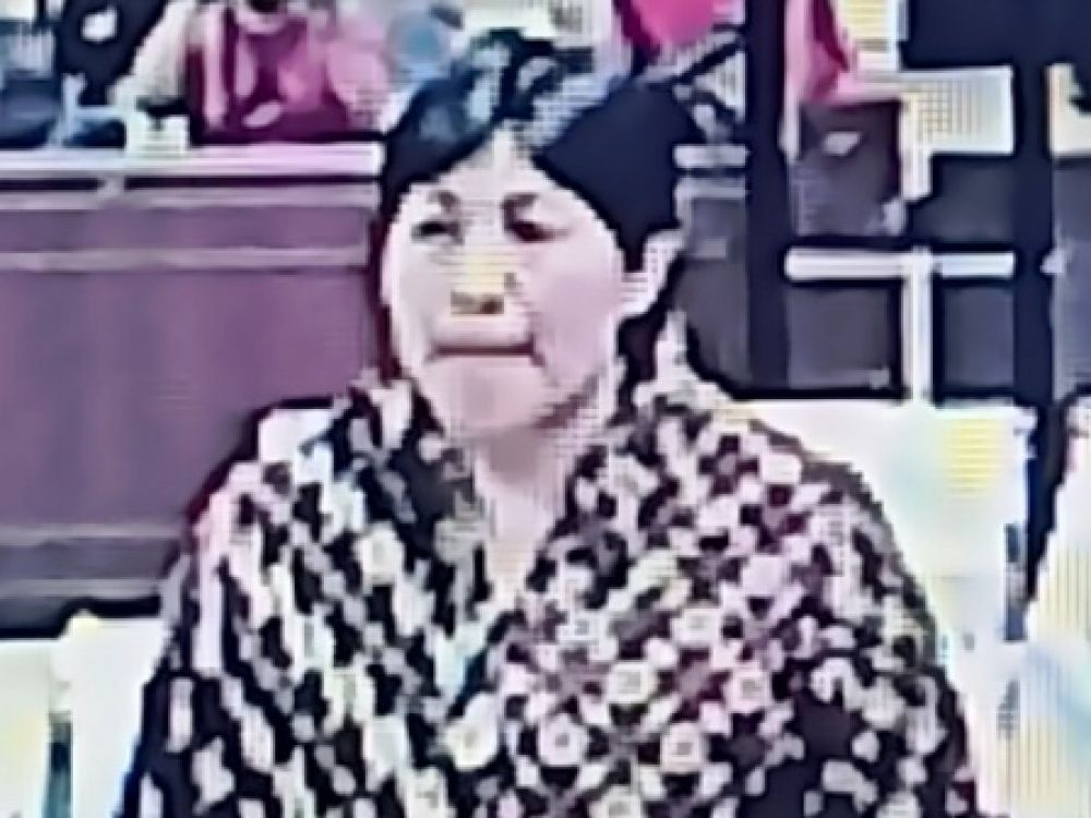 saksi Wahyu istri terdakwa Jatmiko