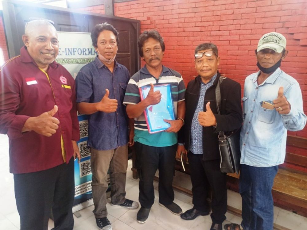 Jermias Marthinus Patty SH mendampingi ahl waris Hj Rais di PTUN