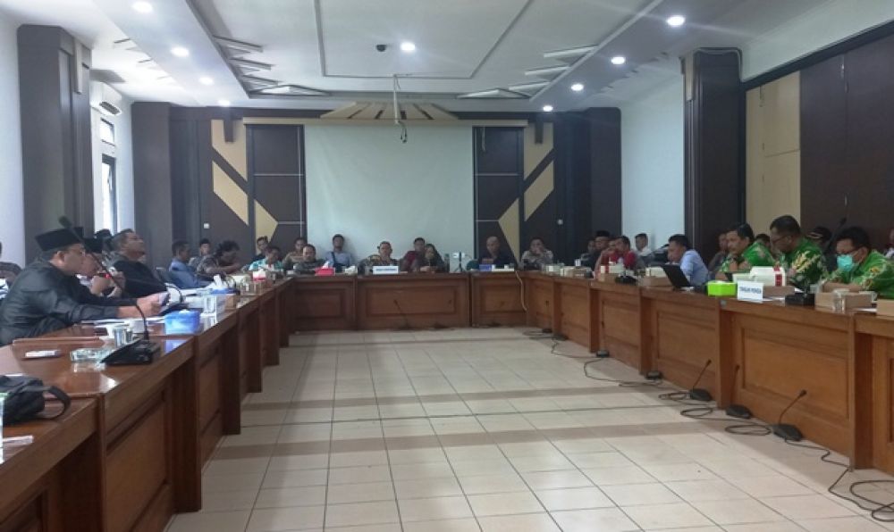hearing di DPRD Kabupaten Pasuruan