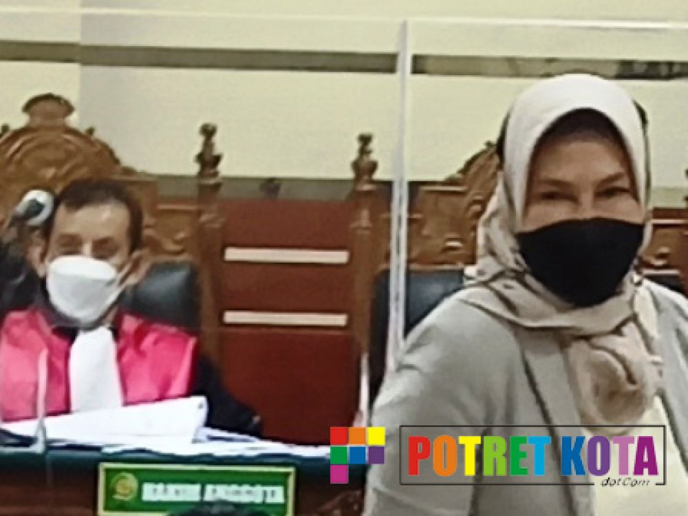 Dewanti Rumpok di PN Tipikor Surabaya