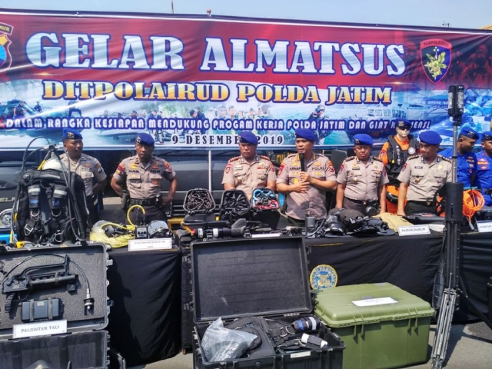 Dit Polair Polda Jatim Pamer Alat Material Khusus