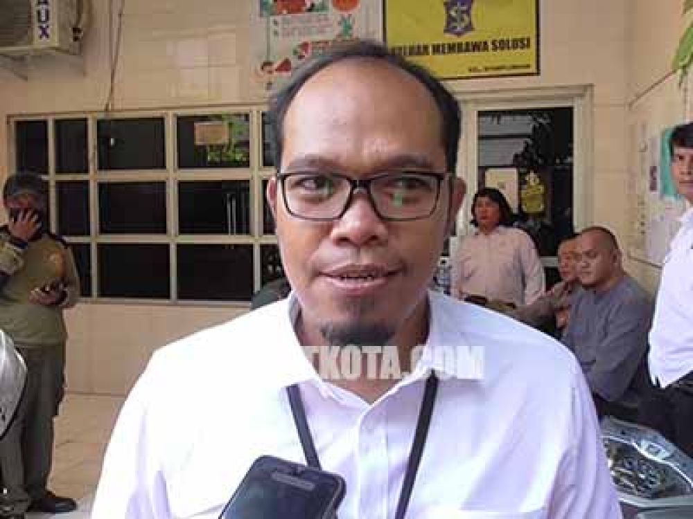 Estu Sulaksono, Lurah Nyamplungan saat wawancara seusai menggelar mediasi antara pemilik Warung Hidayah dan manajemen Apotek Kimia Farma, Rabu, (12/10/2022).