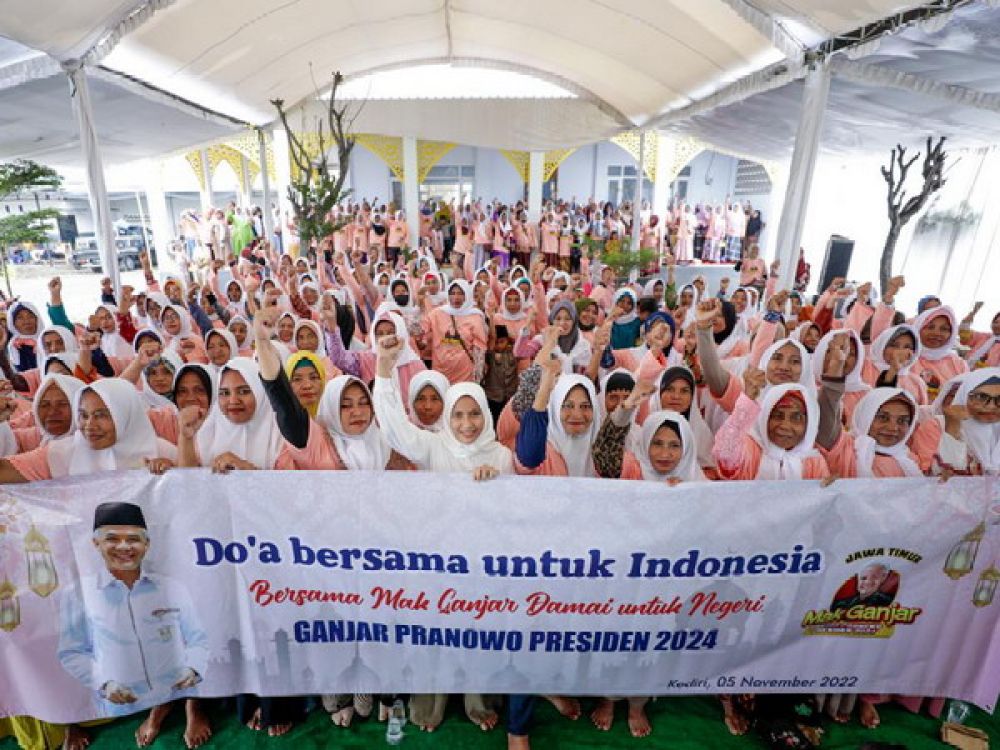 Relawan Mak Ganjar di Kediri Berdoa untuk Negeri