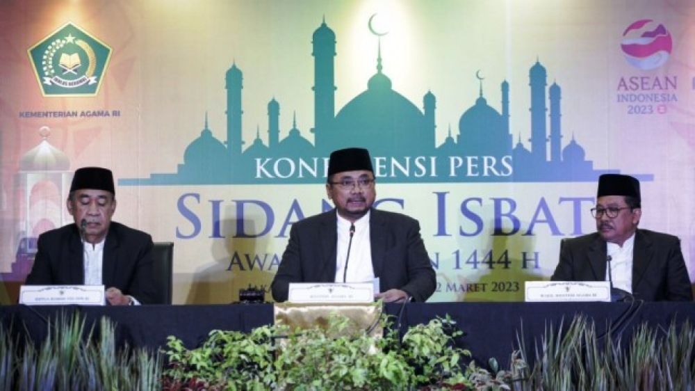 (tengah) Menag Yaqut Cholil Qoumas
