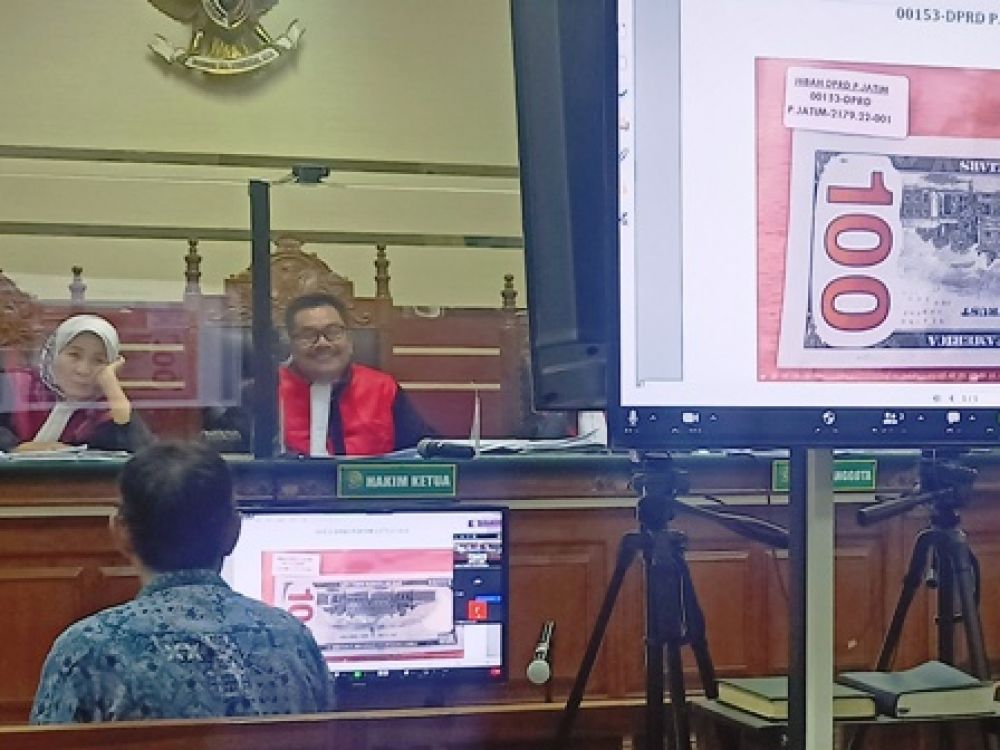 uang dolar Zaenal Afif Subeki disita KPK 