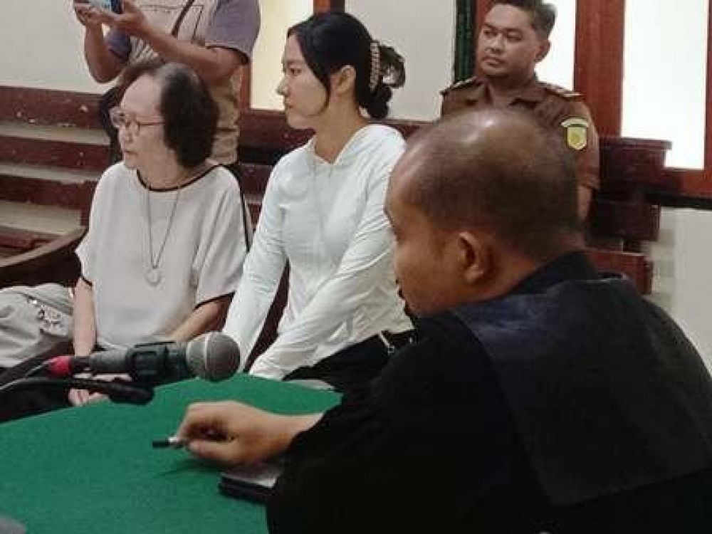 Yu Wen menjalani persidangan 
