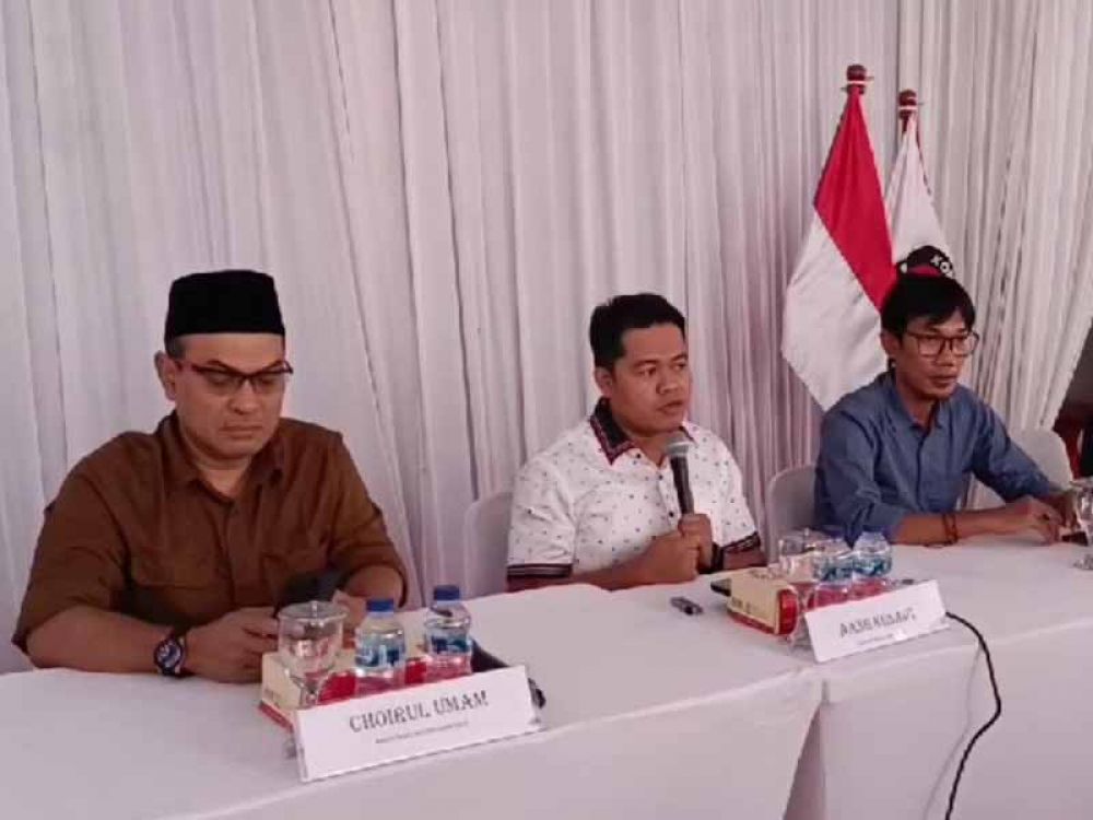 KPU Jatim mengumumkan jadwal dan syarat pendaftaran Pasangan Calon Gubernur dan Calon Wakil Gubernur Jawa Timur (Paslon Cagub dan Cawagub Jatim) 2024, Senin sore, (26/08/2024).