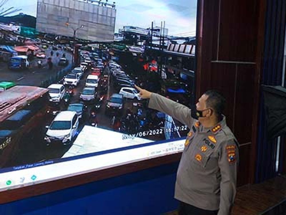 Kombes Pol Dirmanto pantau arus balik dari RTMC.