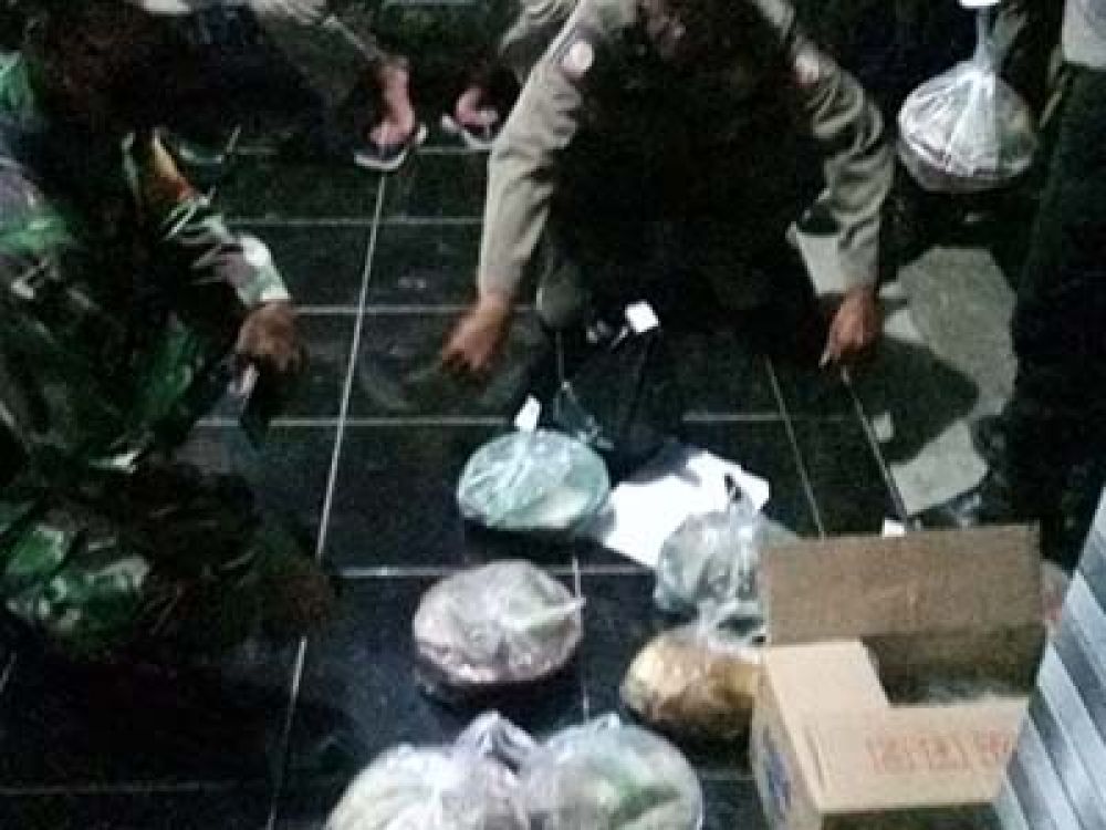 Petugas mendatangi rumah penyelenggara hajatan.