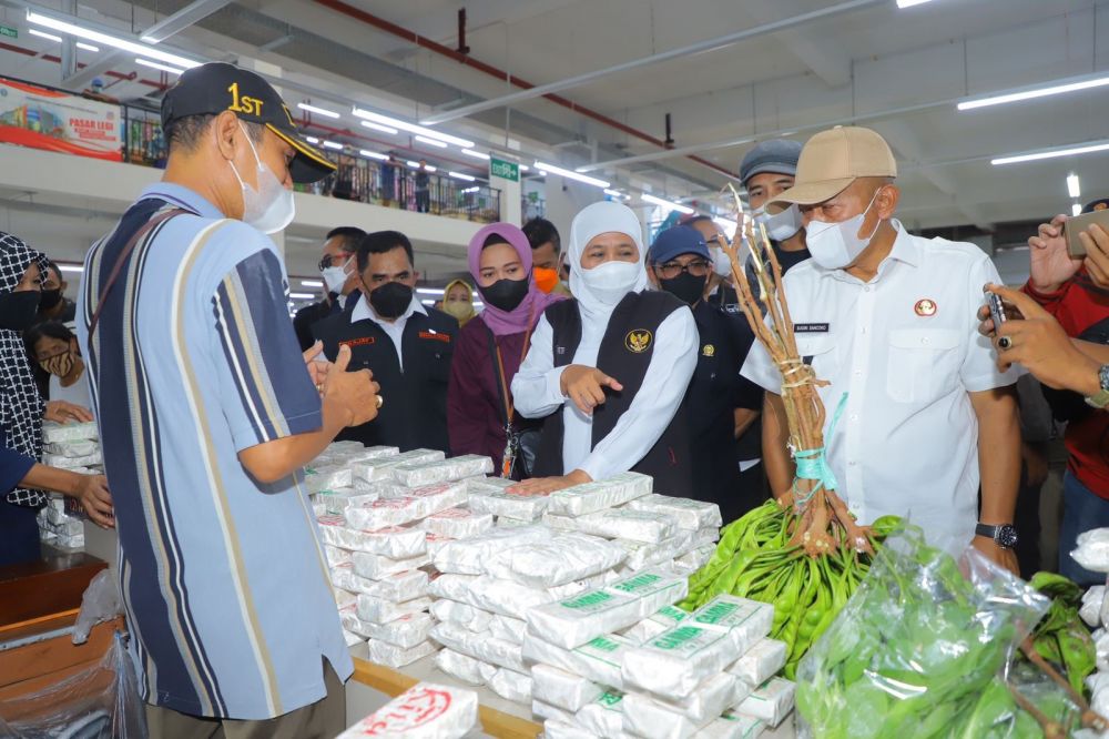 Gubernur Khofifah saat sidak Pasar Legi, Ponorogo.