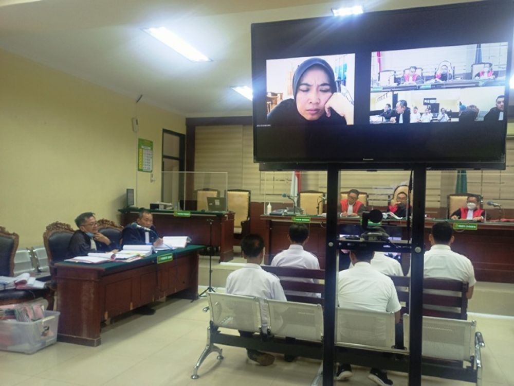 Korupsi, Saksi Disuruh Tandatangan Kades Deling
