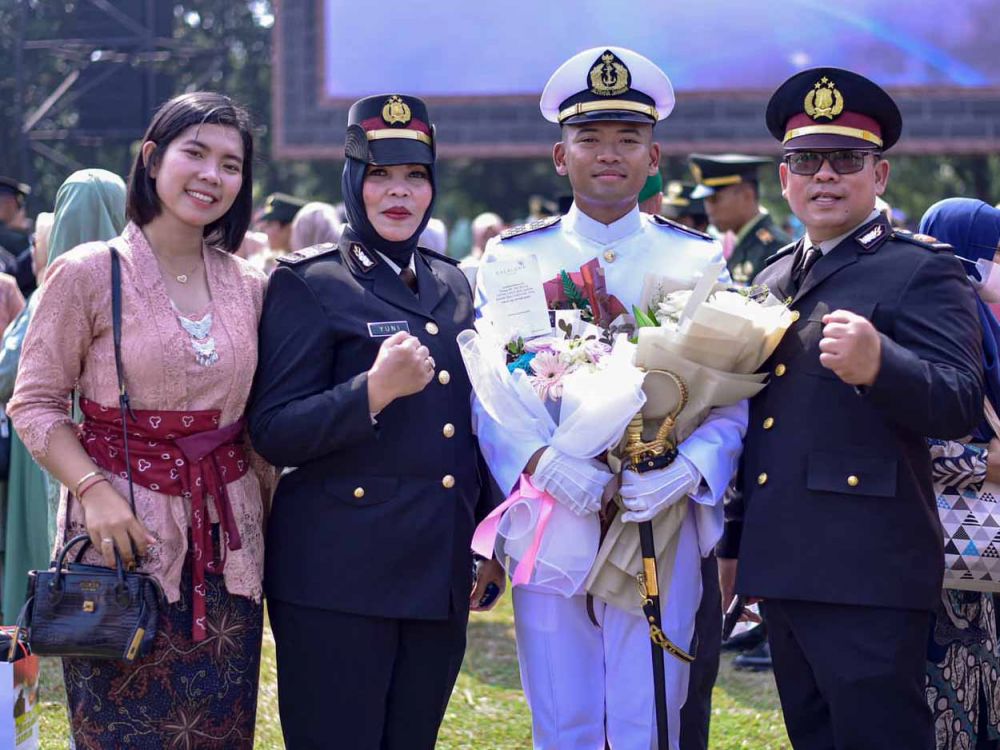 Foto istimewa : Dari kanan, Serda Nav Septhia Putri Widiyah Sari, AKP Fidiyah Wahyuni, Letda KH Agum Dwiputra Cahyadi, dan AKP Sri Ngariadi.