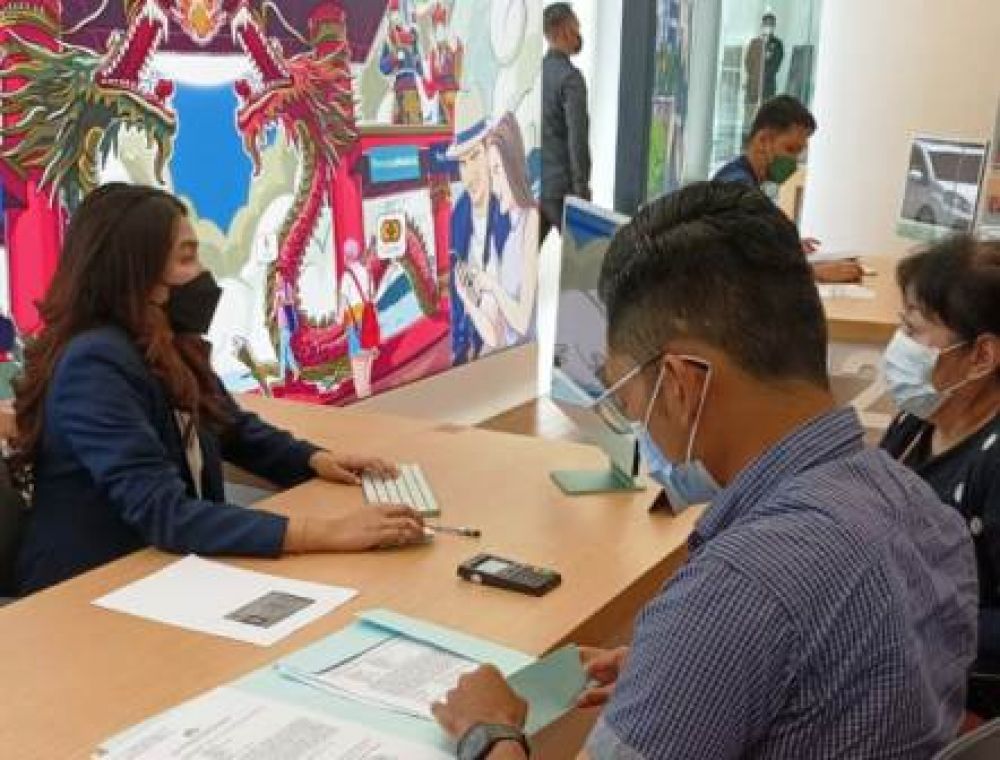 Liem Sio Ing saat mengadu ke Bank Permata Surabaya