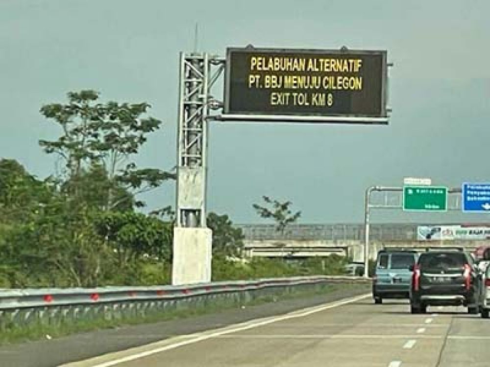 Kondisi di Jalan Tol Trans Sumatera (JTTS).