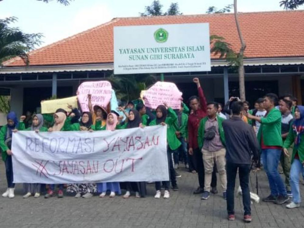 Mahasiswa Unsuri Surabaya Menyoal Ijazah 2019