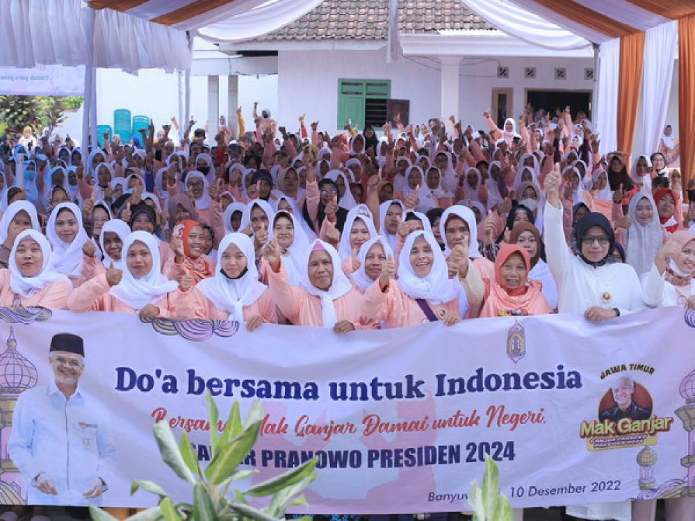 Relawan Ganjar Pranowo di Banyuwangi saat menggelar dzikir dan doa bersama.