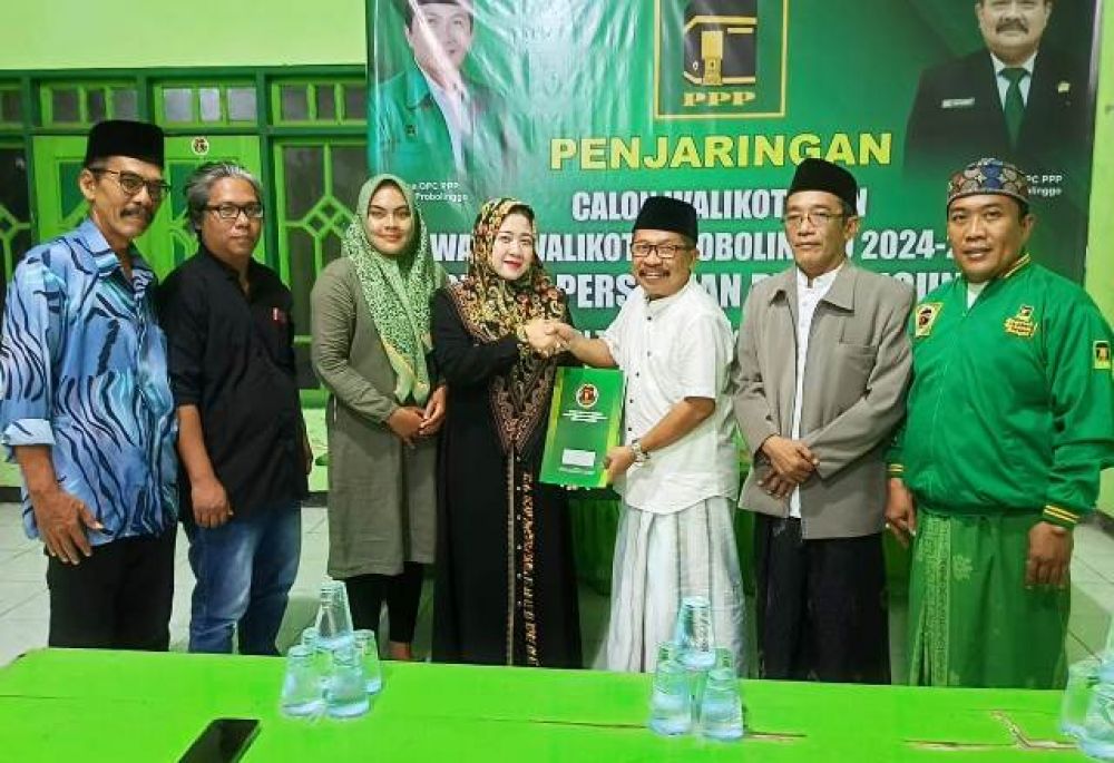 Ning Tiwi Kembalikan Formulir Pendaftaran Bakal Calon Wakil Wali Kota Probolinggo ke PPP