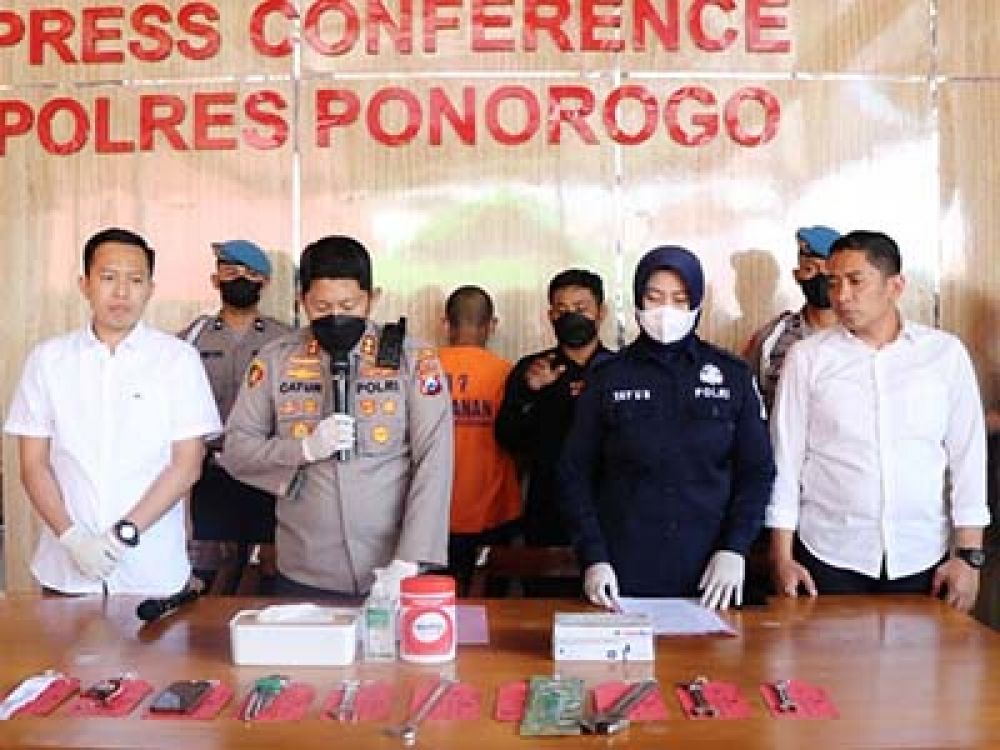 Polres Ponorogo merilis ungkap kasus pencurian alat pertanian di 13 TKP dengan menangkap 1 orang tersangka dan sejumlah barang bukti.
