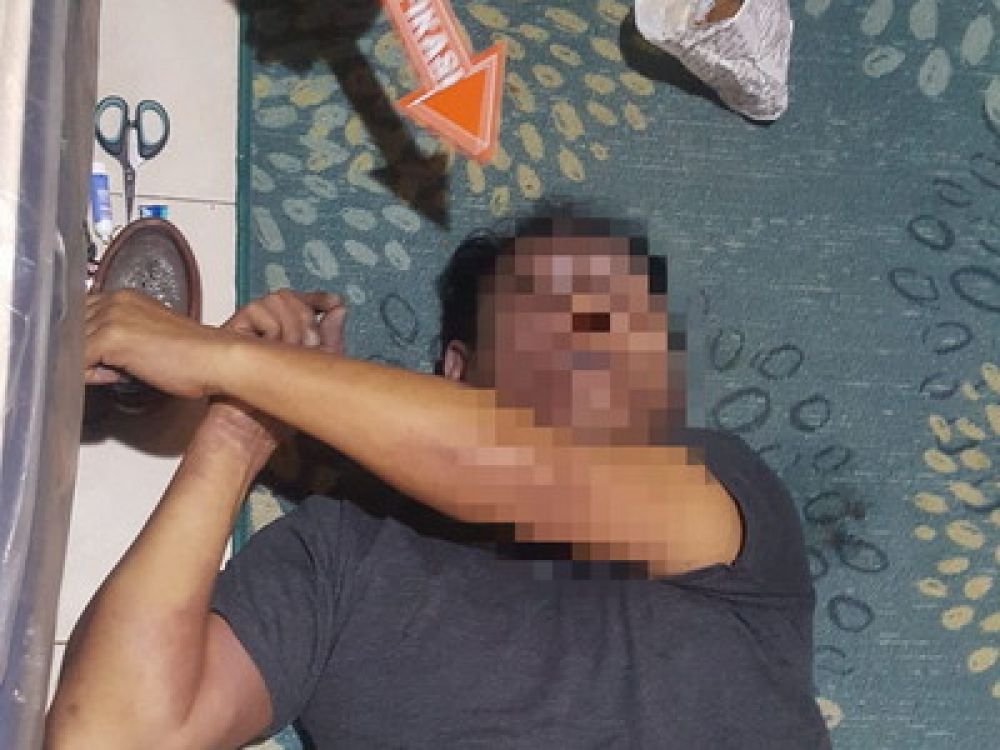Korban Didik Poerwanto ditemukan meninggal kaku dan dingin di kamar indekosnya.