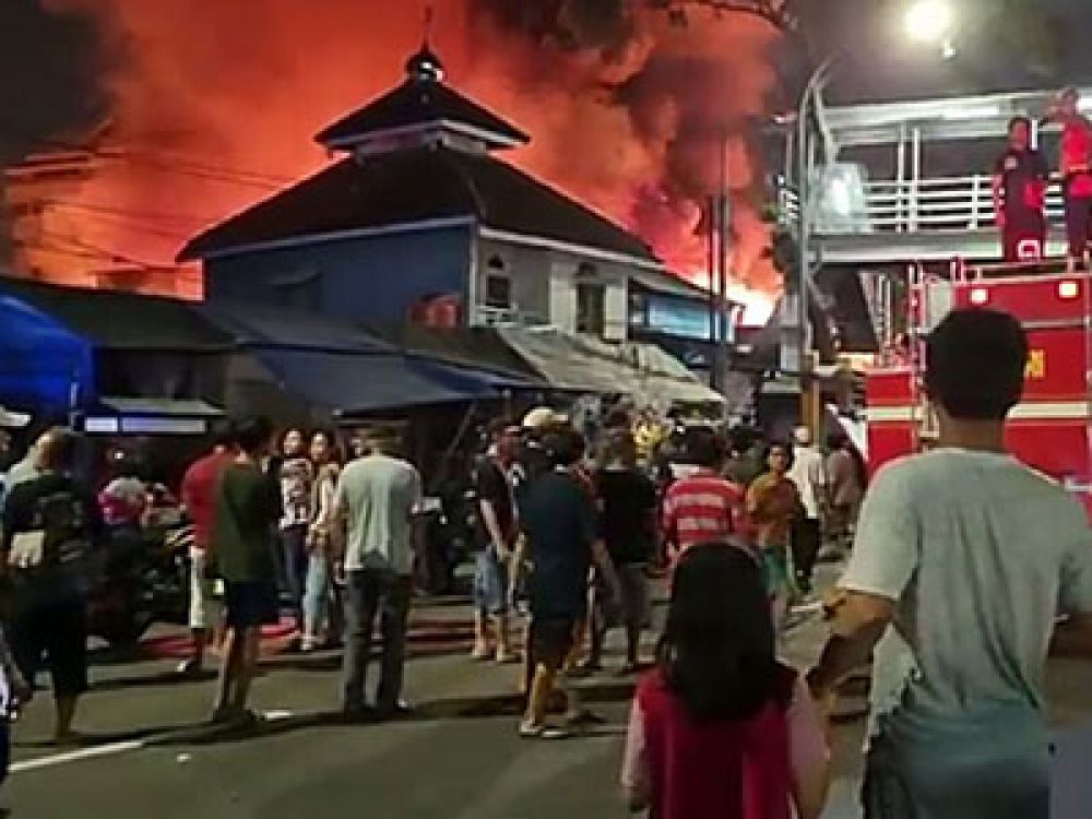 Pasar Gembrong saat terjadi kebakaran, Minggu, (24/04/22).