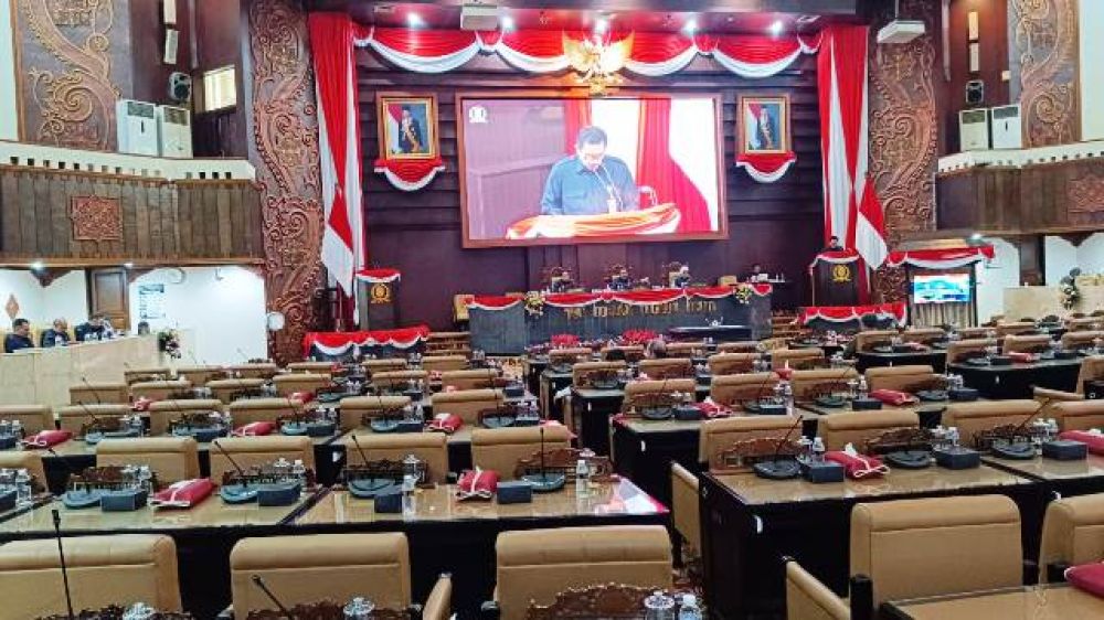 Rapat Paripurna DPRD Jatim