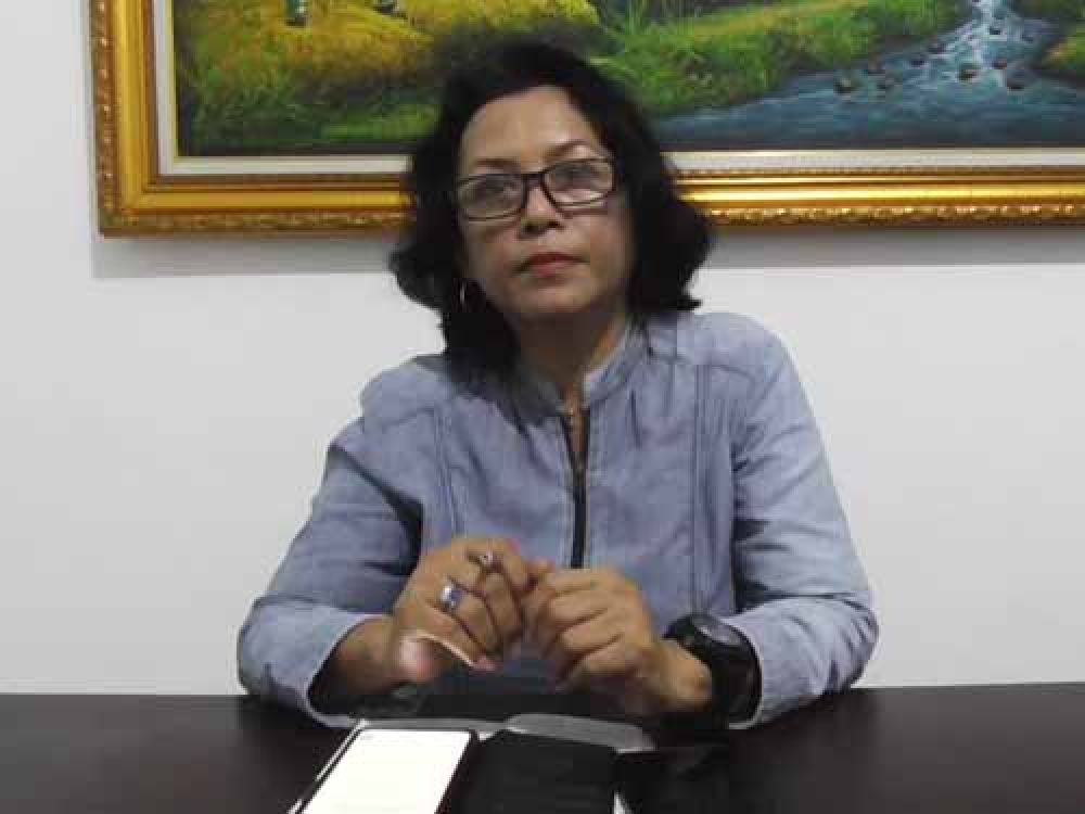 Renny Arijani, Ketua Aspednak Indonesia di ruang kerjanya.