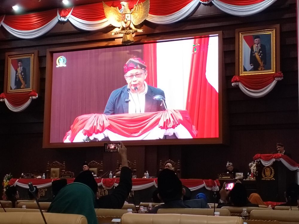 Rocky Gerung Beri Wawasan Kebangsaan di Paripurna DPRD HUT Pemprov Jatim