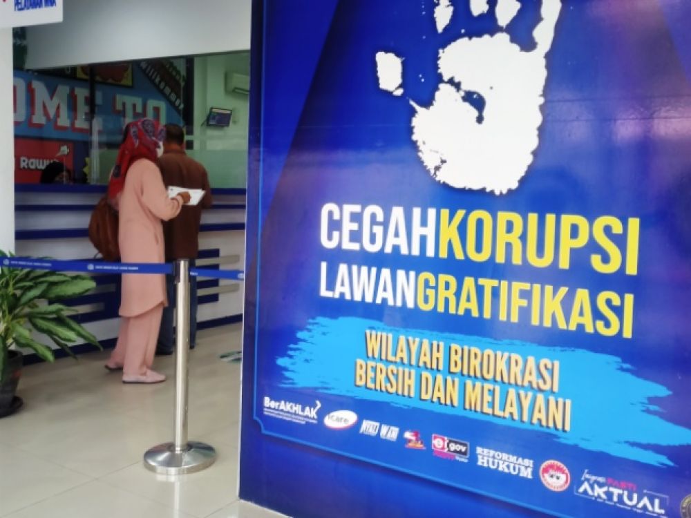 pemohon paspor di Kantor Imigrasi Kelas 1 Khusus TPI Surabaya
