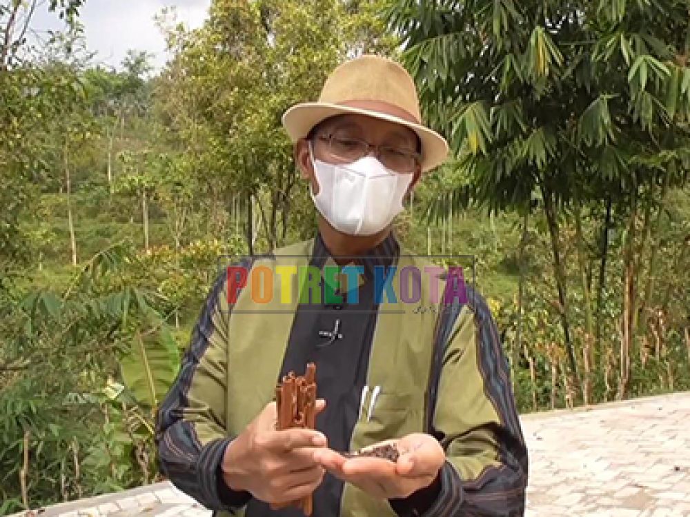 Profesor Suparto Wijoyo, Koordinator Dosen Sekolah Pasca Sarjana UNAIR Surabaya.