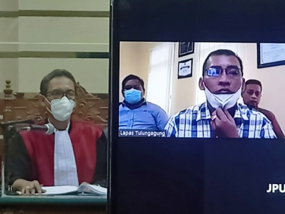 (depan) Syahri Mulyo, Sutrisno dan Agung Prayitno/dok