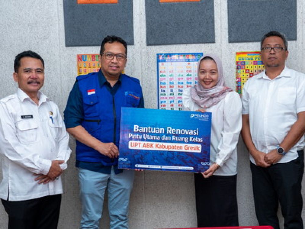 Wahyu Widodo Direktur Utama TPS bersama pengurus Yayasan UPT Layanan Pendidikan ABK Gresik, Rabu, (3/7/24).