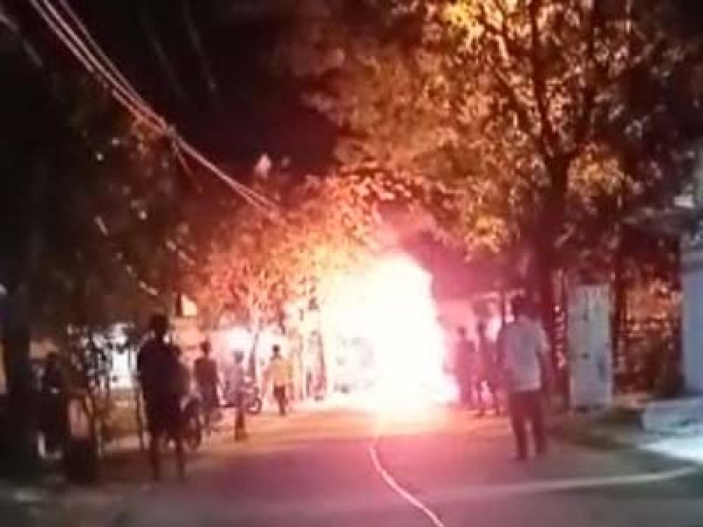 Satu unit sepeda motor terbakar di Bojonegoro.