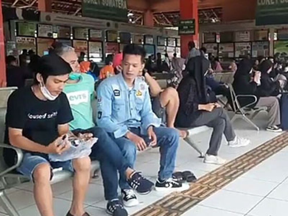 Suasana di Terminal Bus Kampung Rambutan, Jakarta Timur.