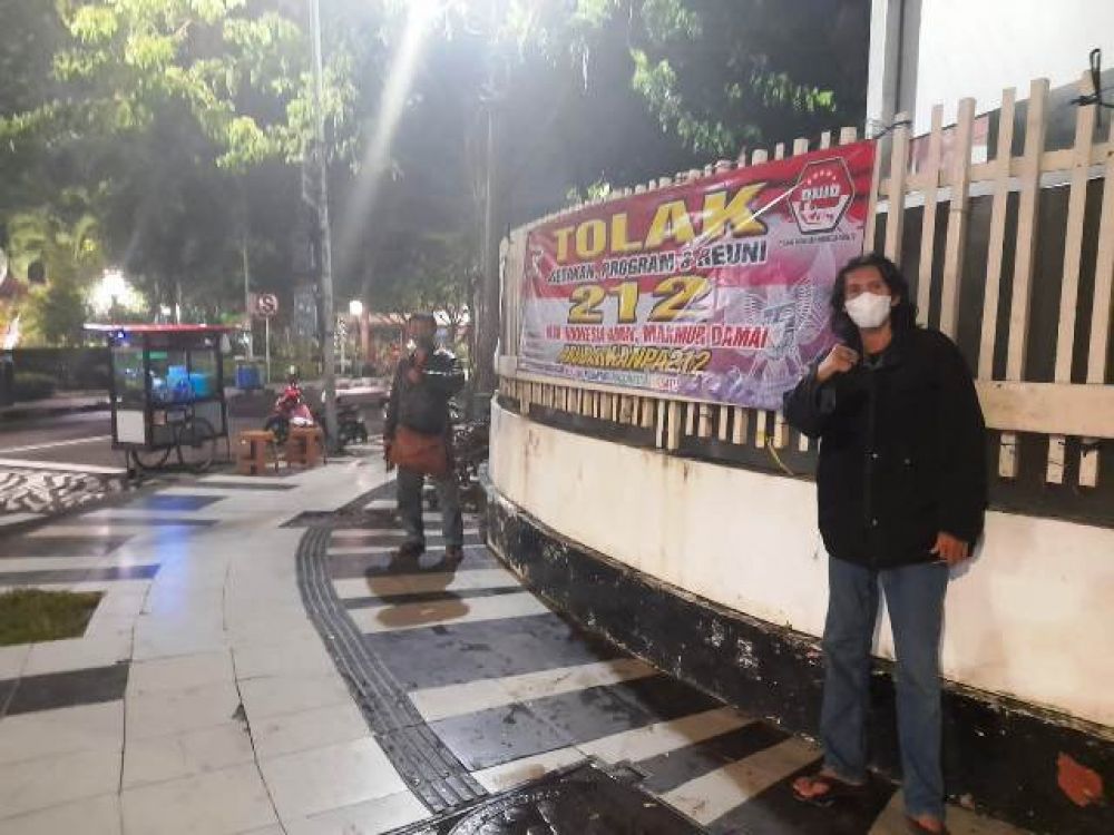 foto istimewa: Gus Wal (kanan) 
