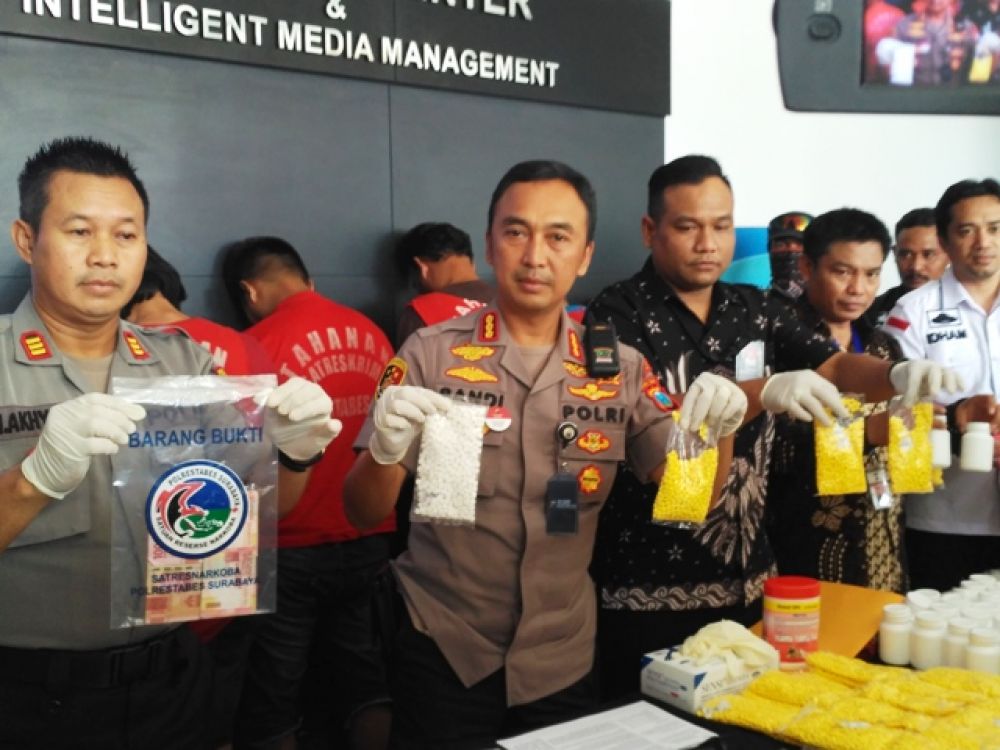 Warga Mojokerto Edarkan Pil Koplo di Surabaya