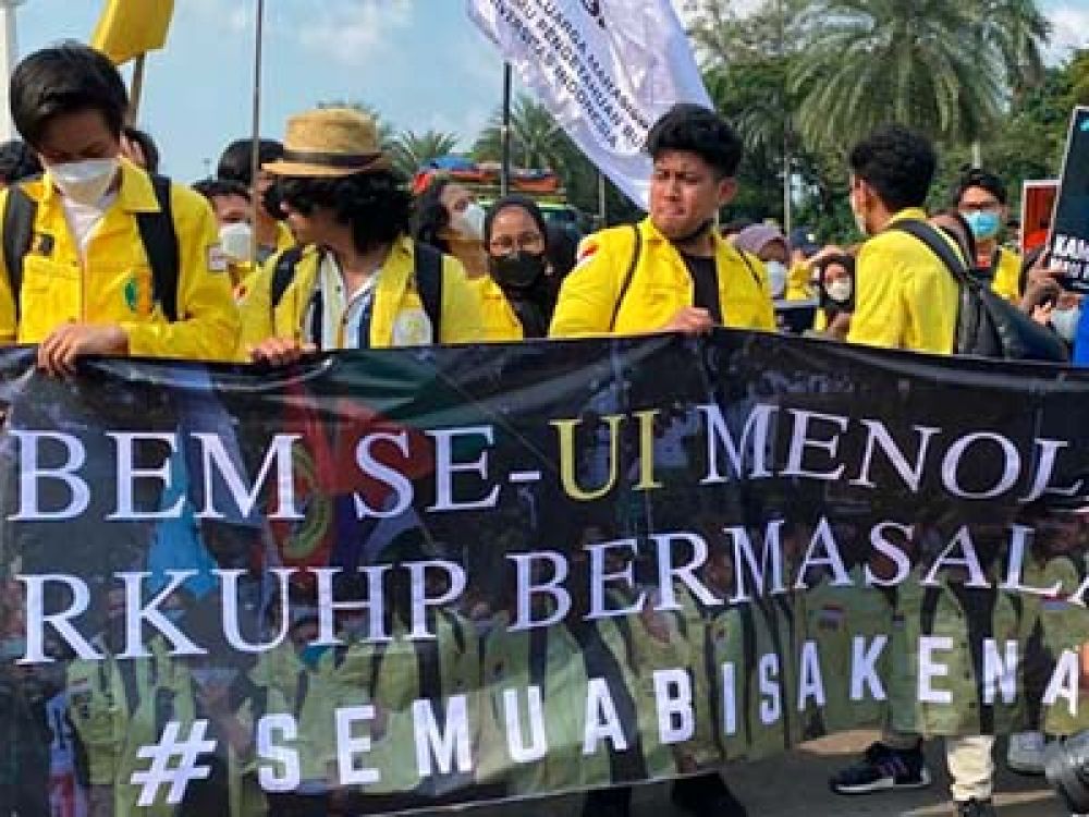 Aliansi mahasiswa demo RKUHP di Patung Kuda.
